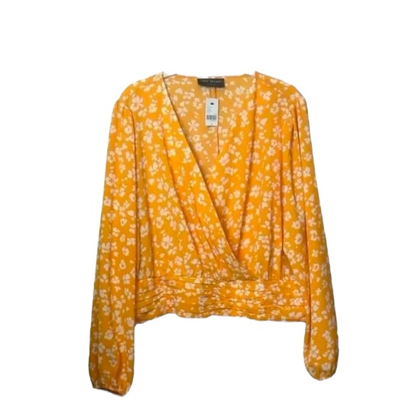 LANE BRYANT NWT Ruching / Wrap L/S Bouse in Turmeric Size 22 - FEMININE - Picture 3 of 6